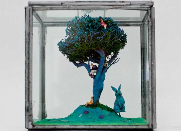 Brigitte Szenczi - El país de la liebre azul - 11,5 x 11,5 x 11,5 cm, Escultura 2014